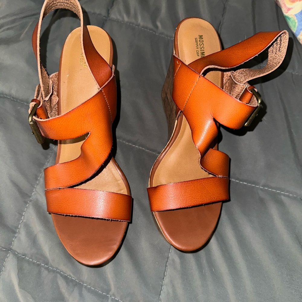 BRAND NEW MASSIMO WEDGES SZ 10